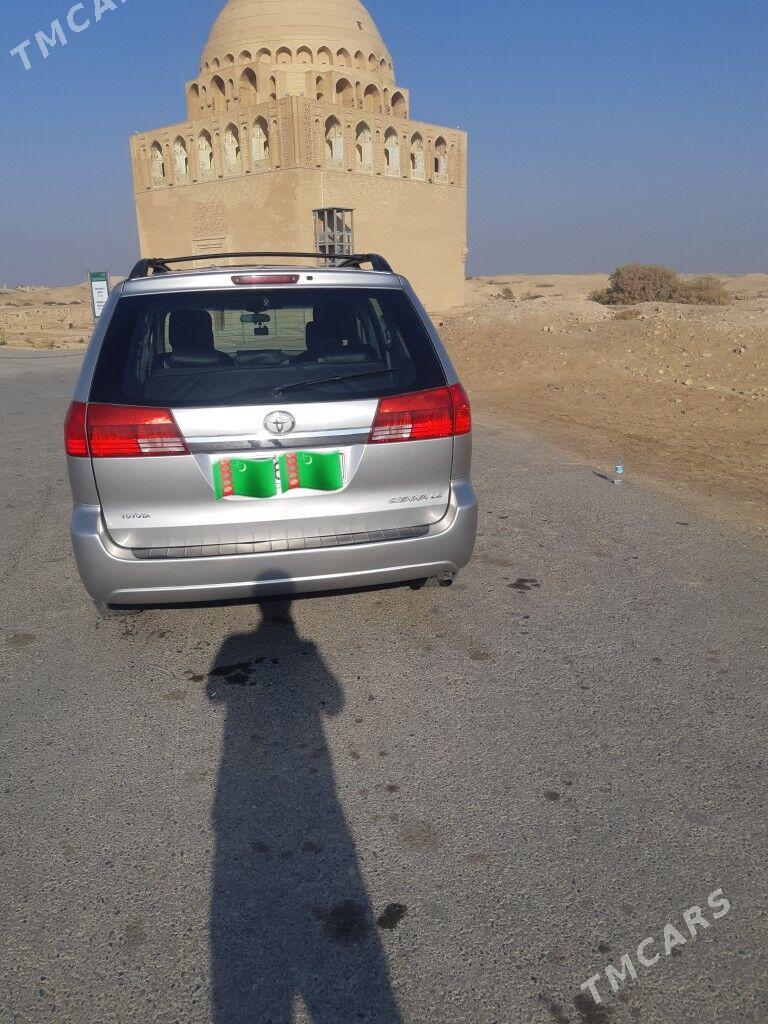 Toyota Sienna 2005 - 250 000 TMT - Байрамали - img 2