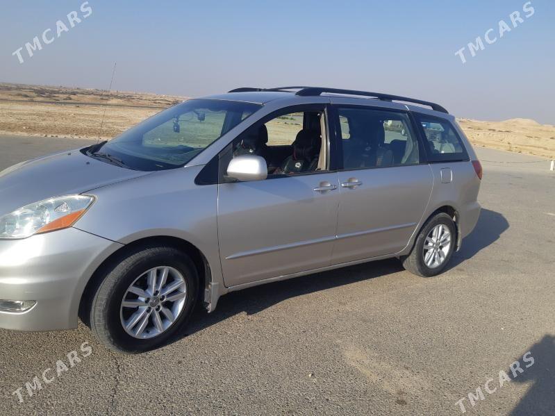 Toyota Sienna 2005 - 250 000 TMT - Байрамали - img 3