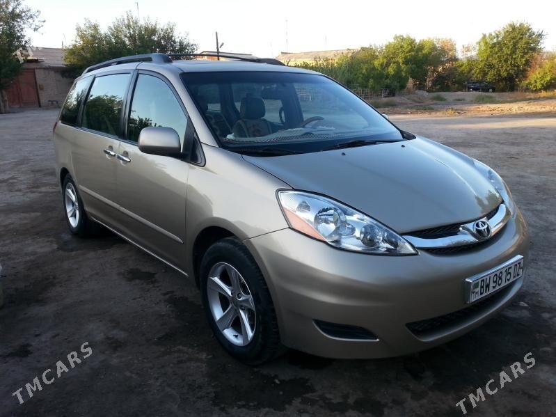 Toyota Sienna 2006 - 240 000 TMT - Дашогуз - img 2