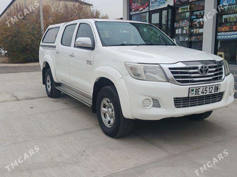 Toyota Hilux 2012 - 340 000 TMT - Балканабат - img 3