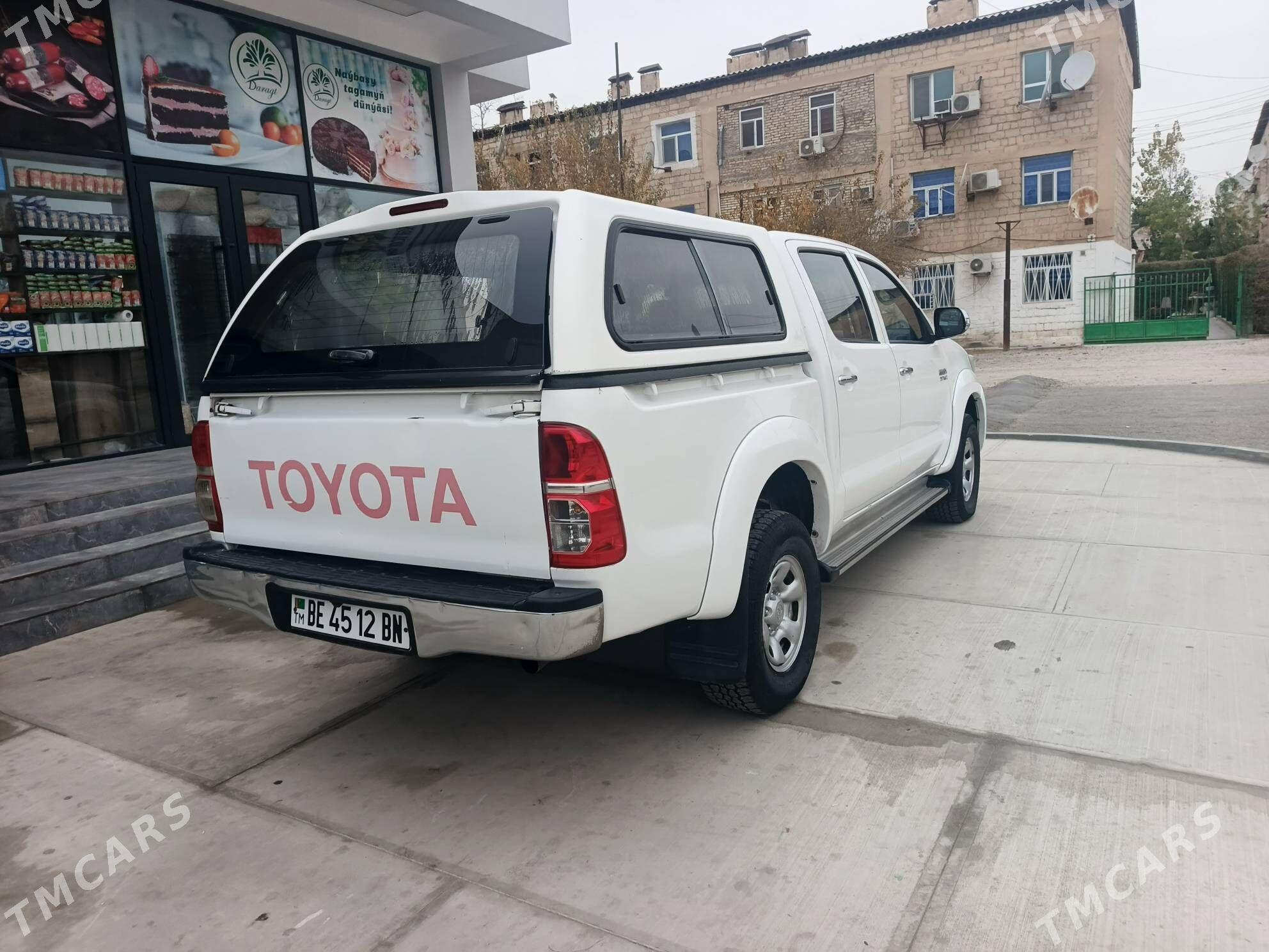 Toyota Hilux 2012 - 340 000 TMT - Балканабат - img 7