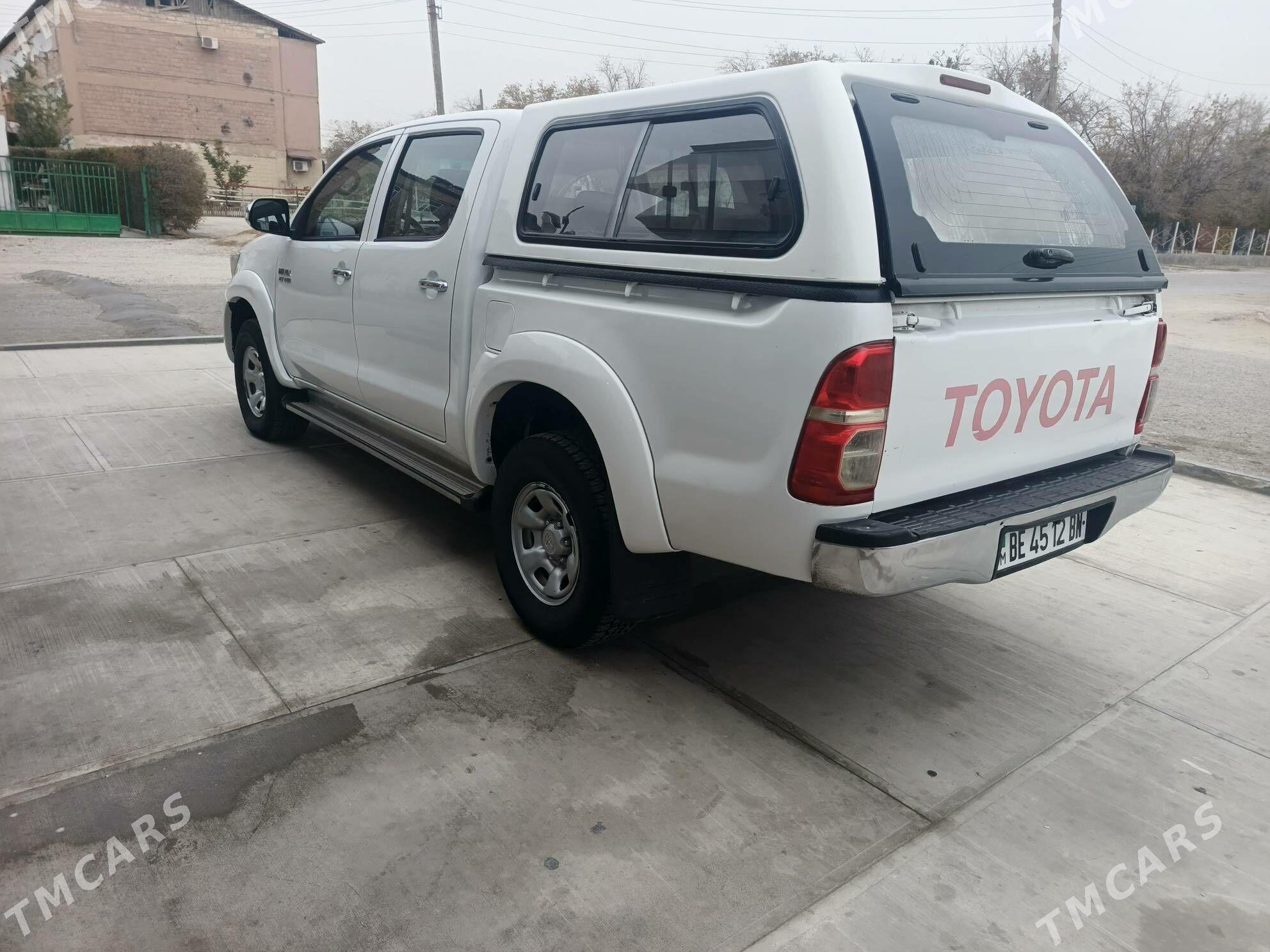 Toyota Hilux 2012 - 340 000 TMT - Балканабат - img 5