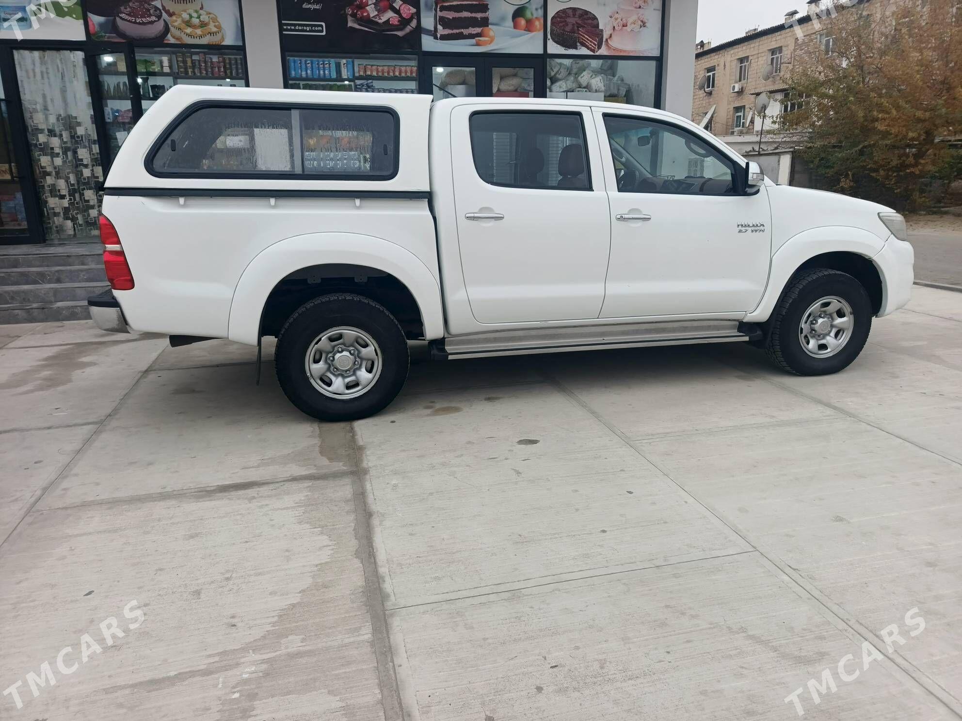 Toyota Hilux 2012 - 340 000 TMT - Балканабат - img 8