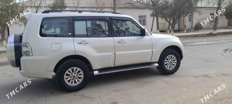Mitsubishi Pajero 2010 - 320 000 TMT - Гурбансолтан Едже - img 5
