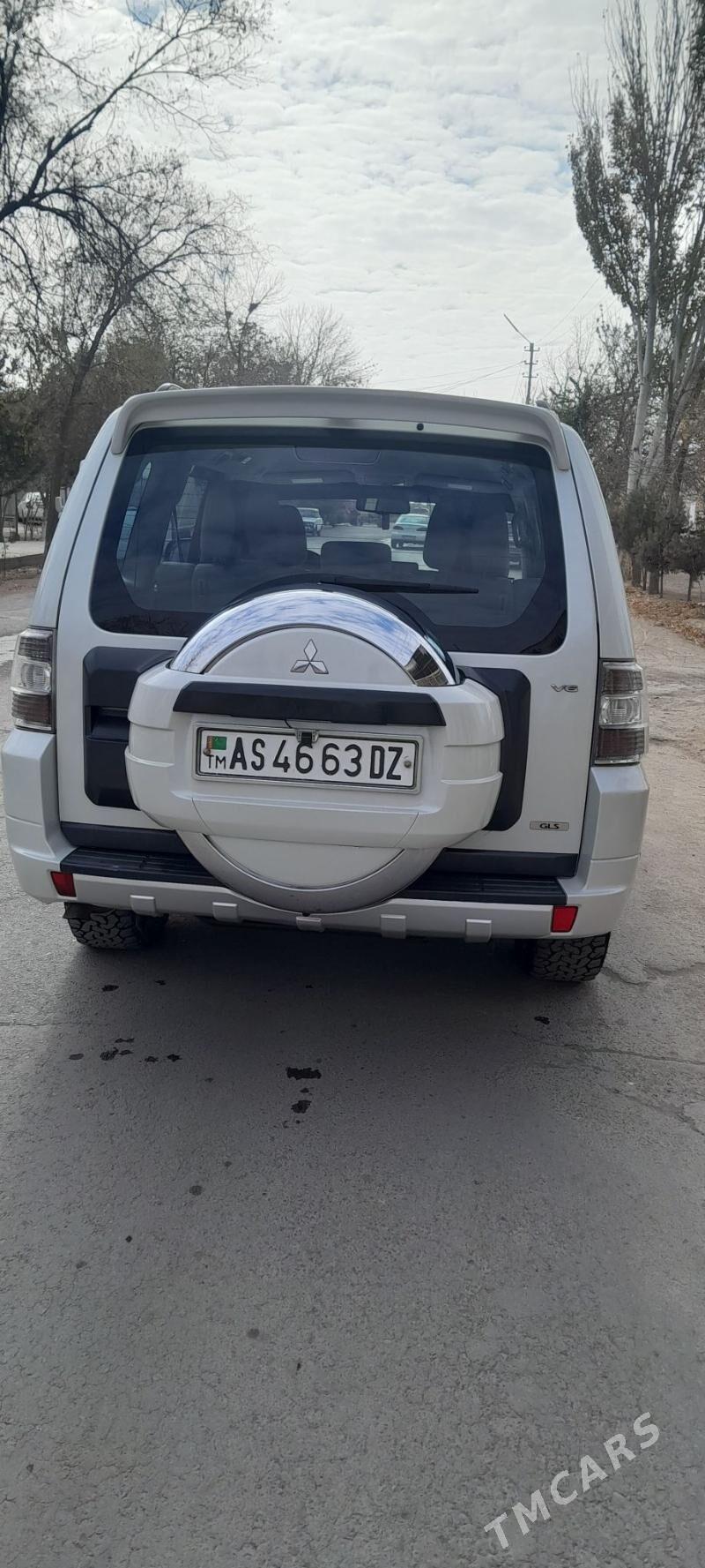Mitsubishi Pajero 2010 - 320 000 TMT - Гурбансолтан Едже - img 4