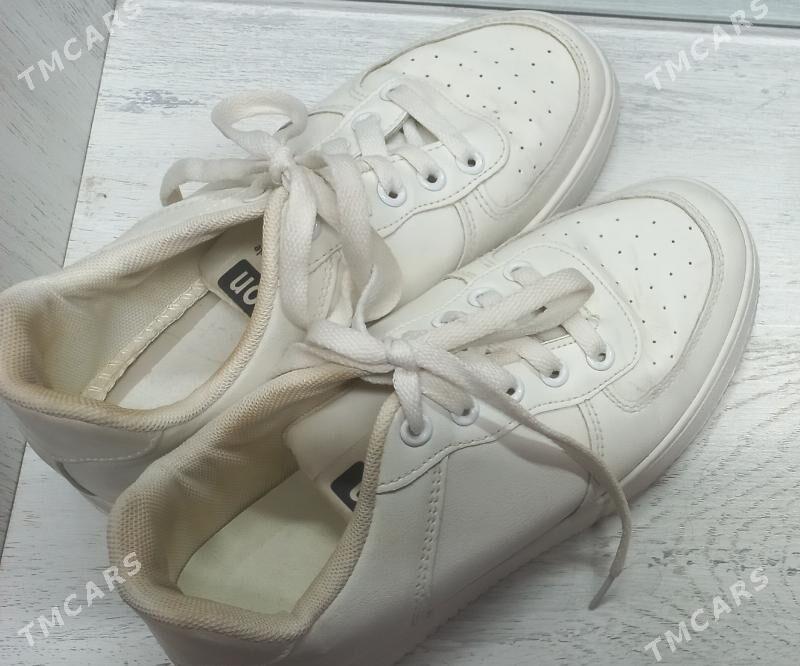 кроссовки 37 размер - Балканабат - img 2