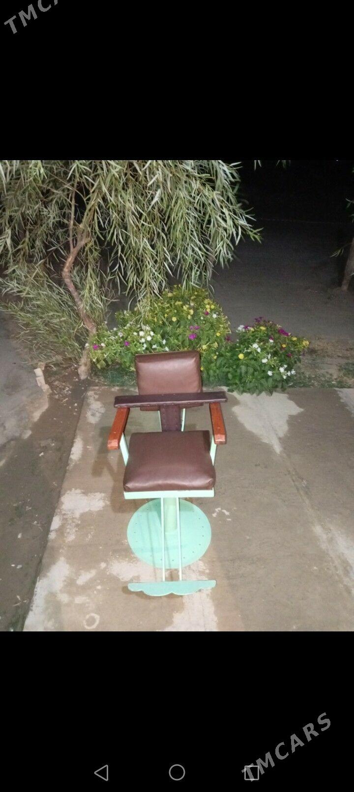 Elde yasalan aylanyan stul - Bereket - img 1