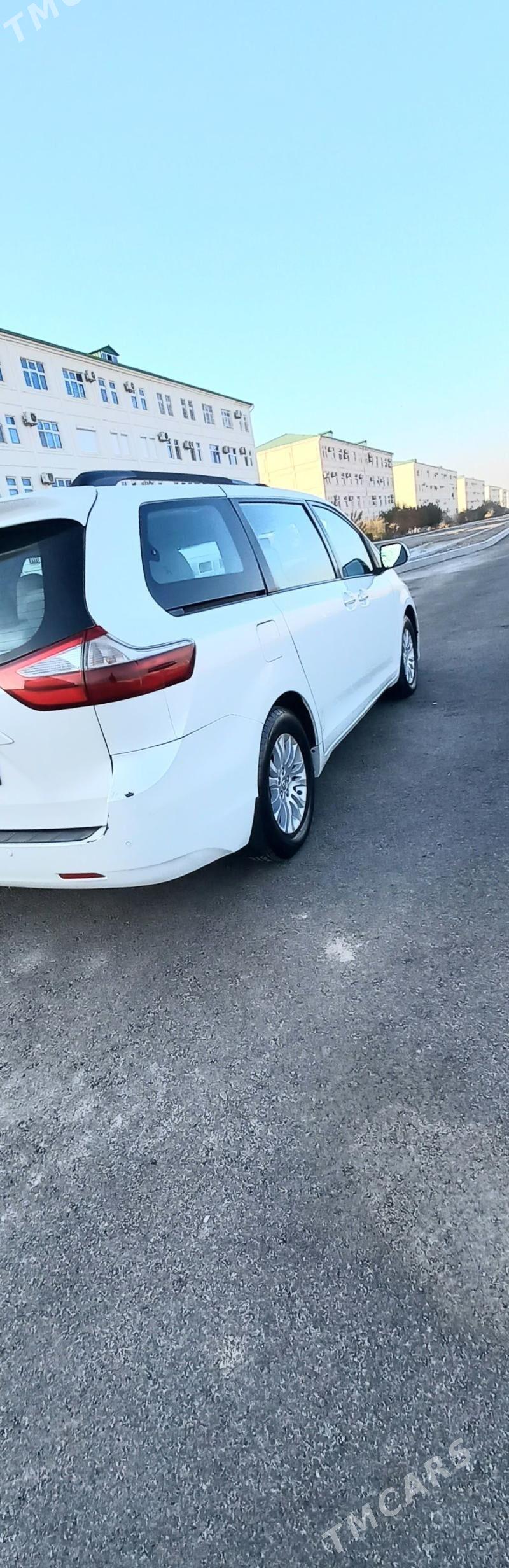 Toyota Sienna 2016 - 360 000 TMT - Бузмеин - img 2