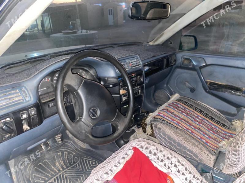 Opel Vectra 1992 - 25 000 TMT - Murgap - img 5