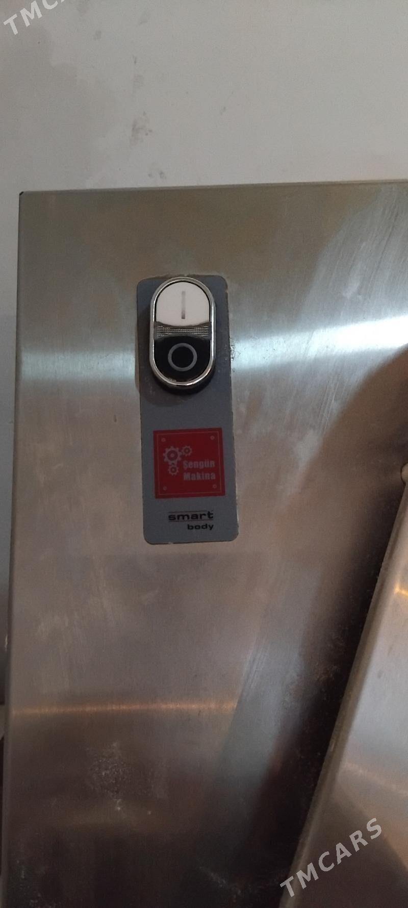 Hamyr ýaýan aparat - Sarahs - img 2