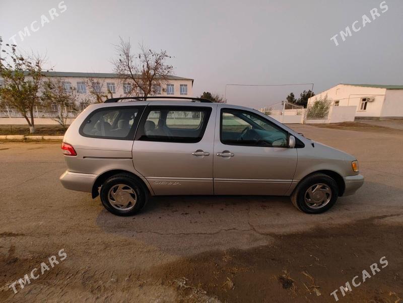 Toyota Sienna 2002 - 200 000 TMT - Türkmenabat - img 6