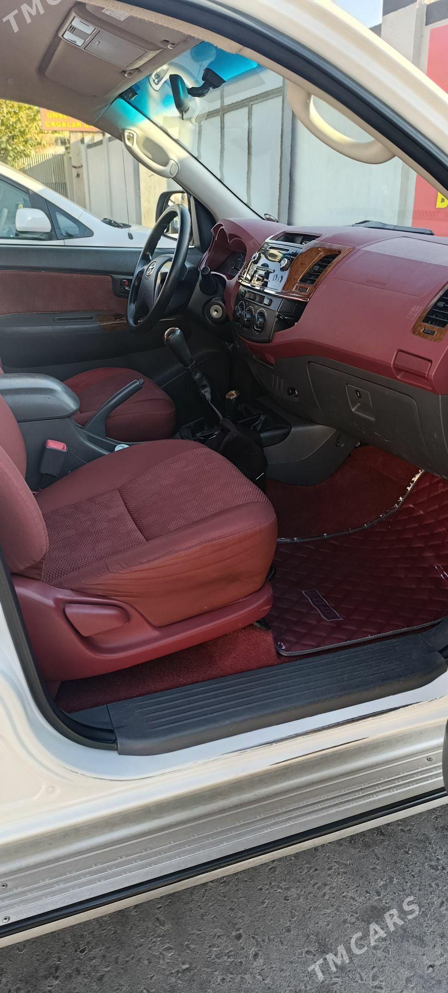 Toyota Hilux 2014 - 420 000 TMT - Мары - img 7