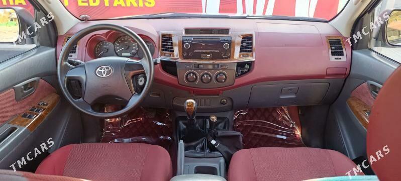 Toyota Hilux 2014 - 420 000 TMT - Мары - img 8