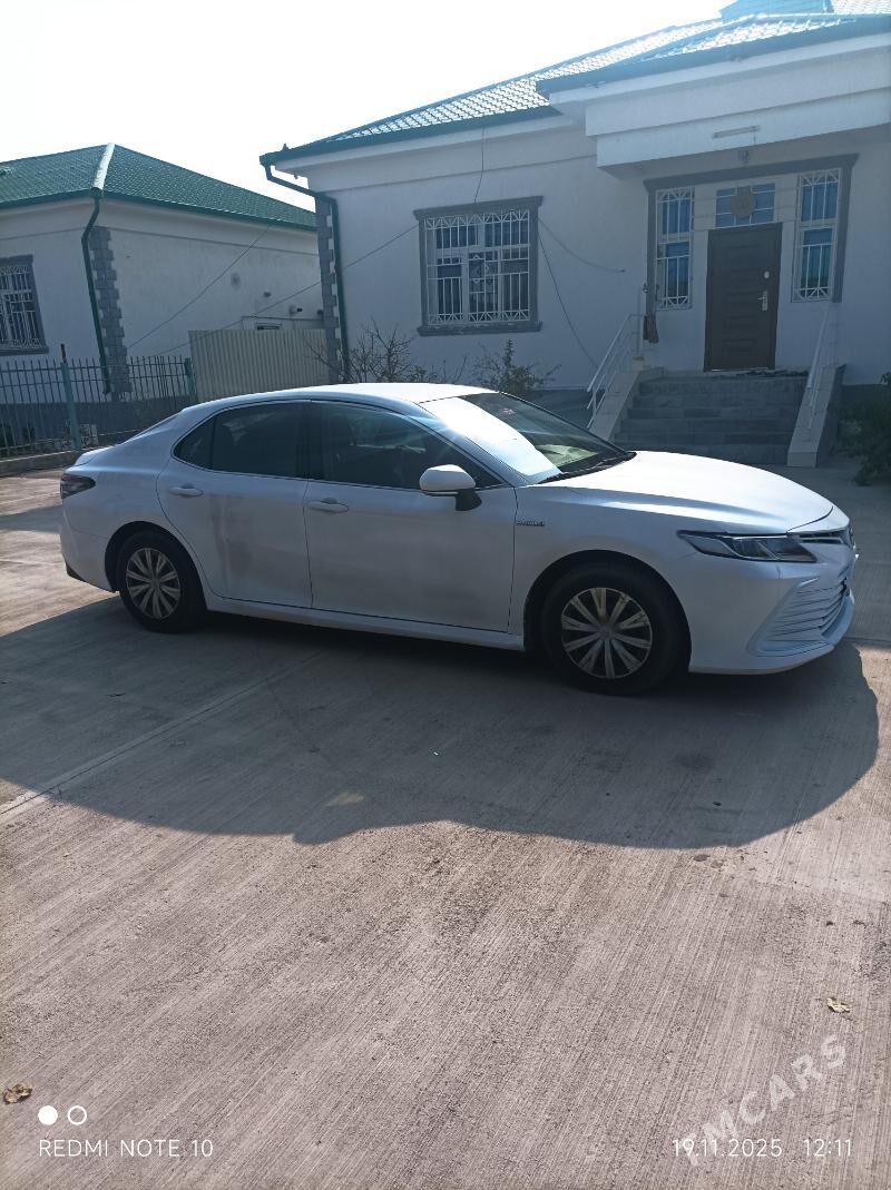 Toyota Camry 2021 - 215 000 TMT - Тязе заман - img 4