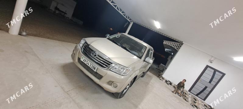Toyota Hilux 2012 - 320 000 TMT - Esenguly - img 2
