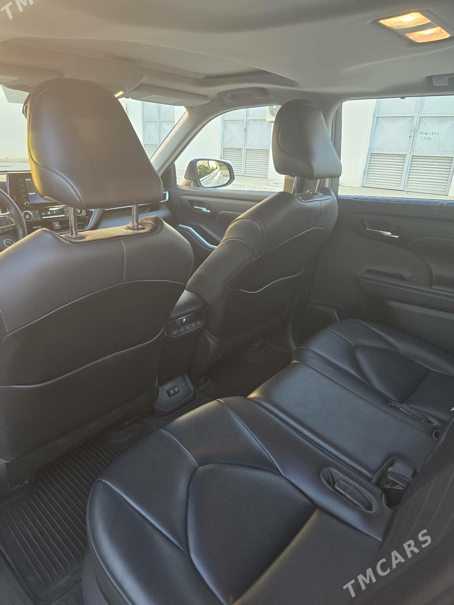 Toyota Highlander 2021 - 690 000 TMT - Aşgabat - img 4