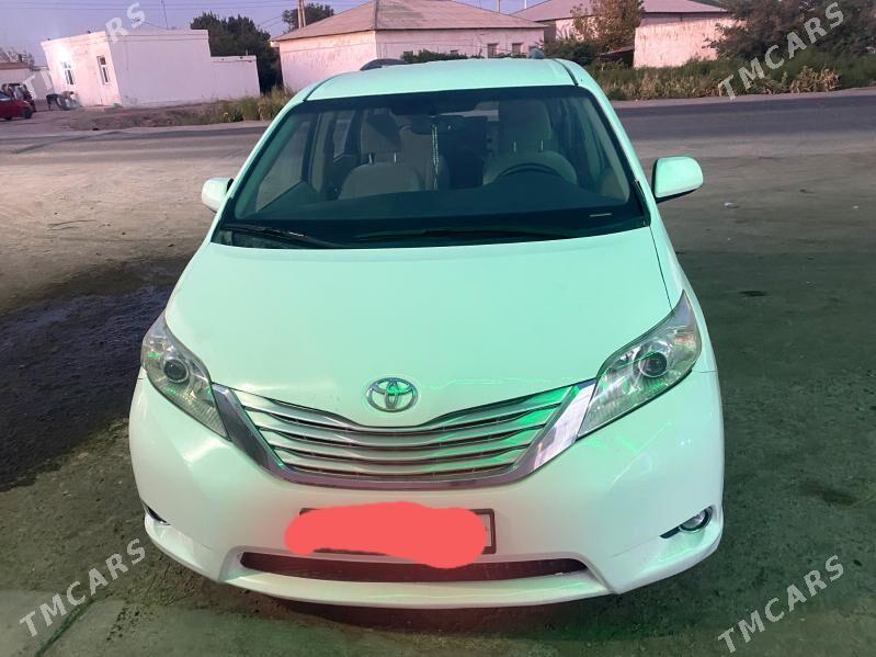 Toyota Sienna 2010 - 260 000 TMT - Daşoguz - img 1