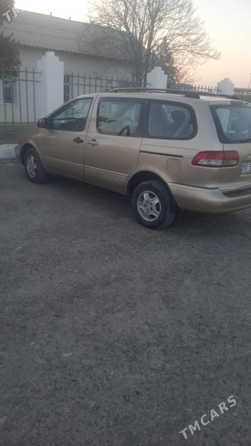 Toyota Sienna 2001 - 130 000 TMT - Гарабекевюл - img 2