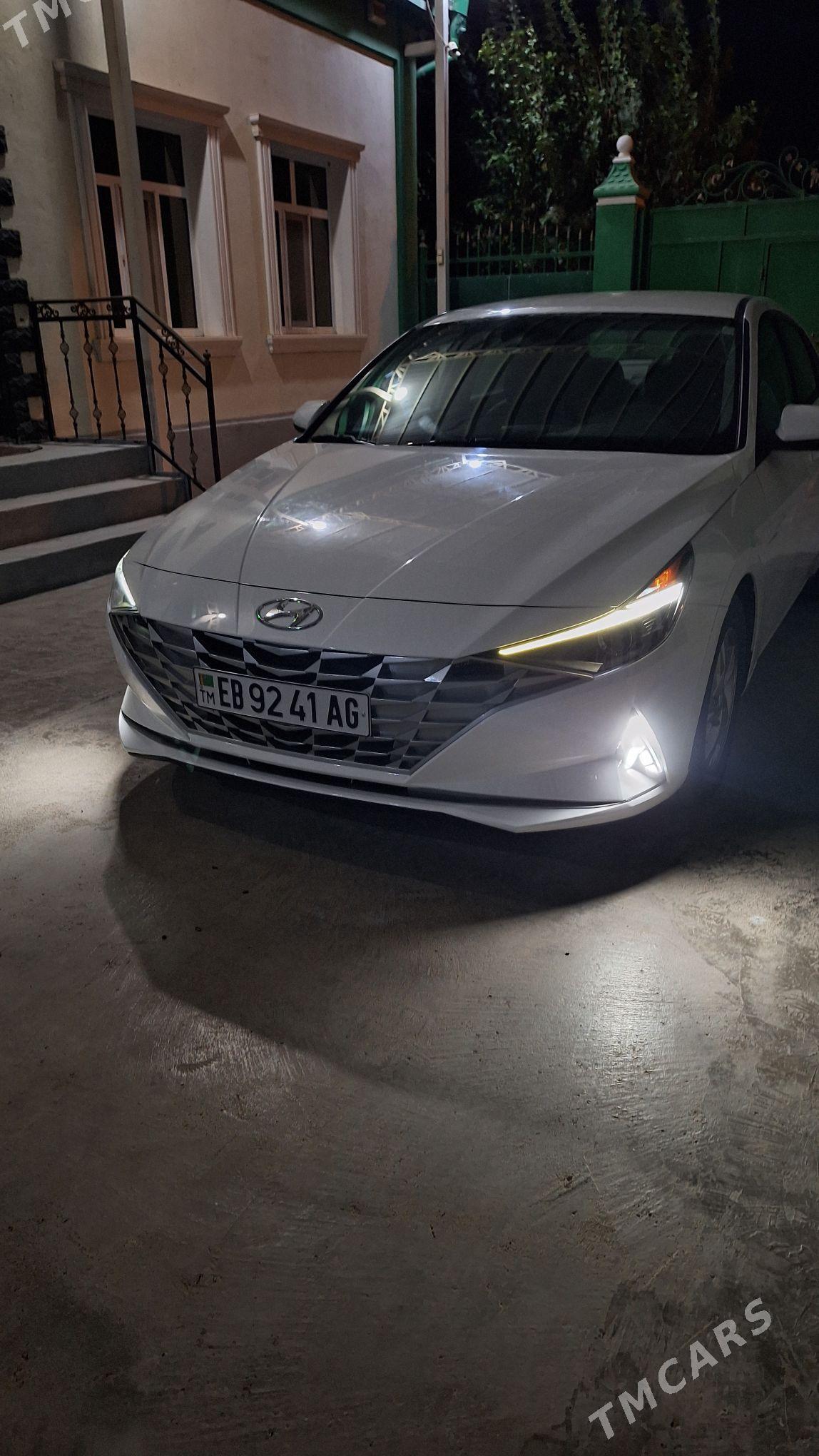 Hyundai Elantra 2021 - 240 000 TMT - Büzmeýin - img 7