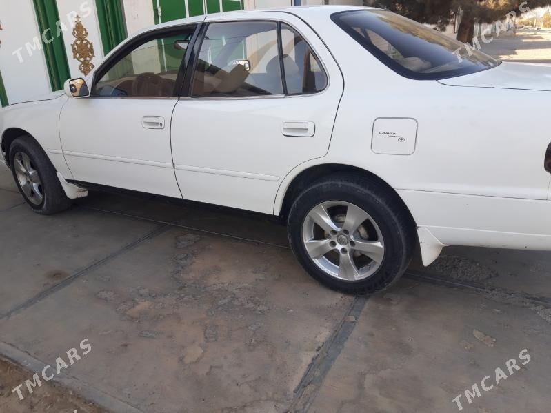 Toyota Camry 1994 - 85 000 TMT - Gyzylarbat - img 4