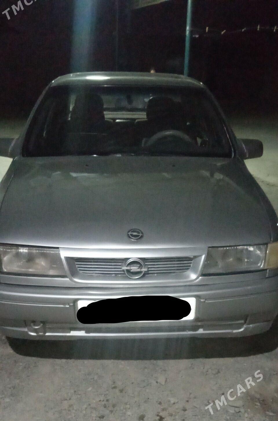 Opel Vectra 1990 - 28 000 TMT - Бахарден - img 1