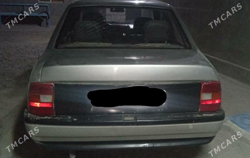 Opel Vectra 1990 - 28 000 TMT - Бахарден - img 2