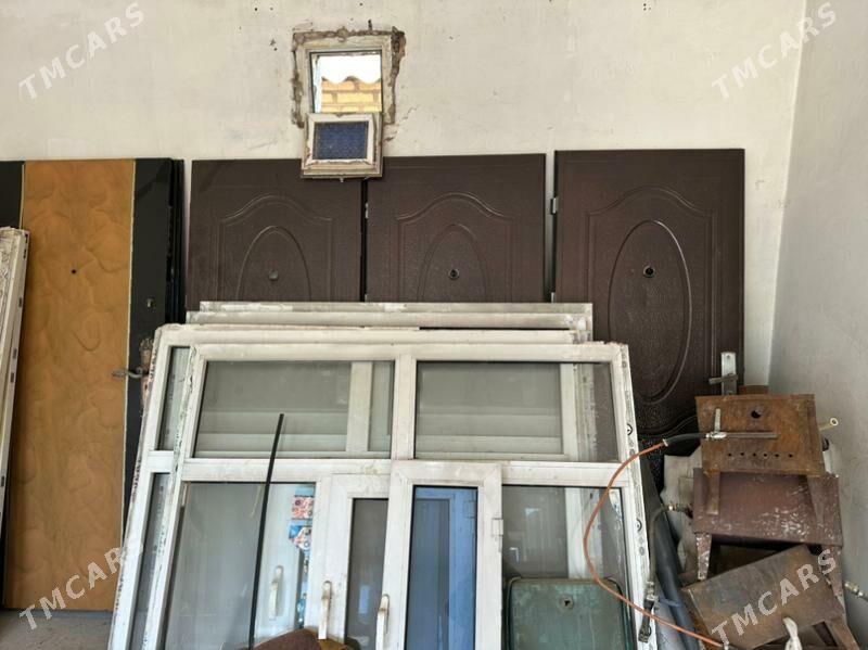 Okno we gapy - Анев - img 1