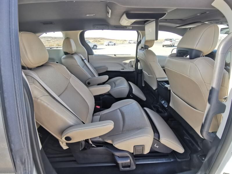 Toyota Sienna 2021 - 710 000 TMT - Aşgabat - img 4