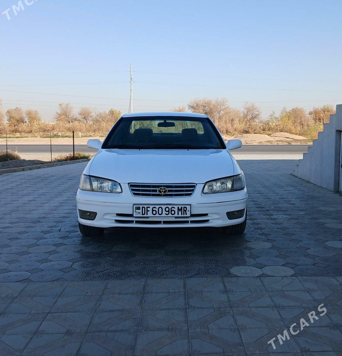 Toyota Camry 2000 - 126 000 TMT - Мары - img 1