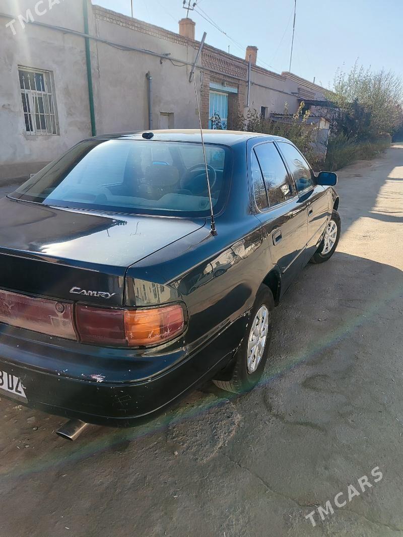 Toyota Camry 1993 - 90 000 TMT - Гурбансолтан Едже - img 2