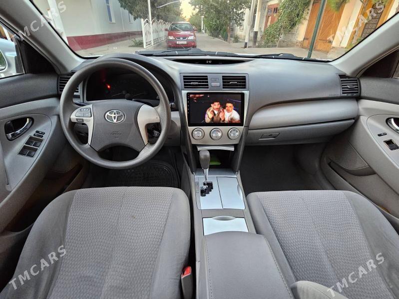 Toyota Camry 2011 - 215 000 TMT - Дашогуз - img 7