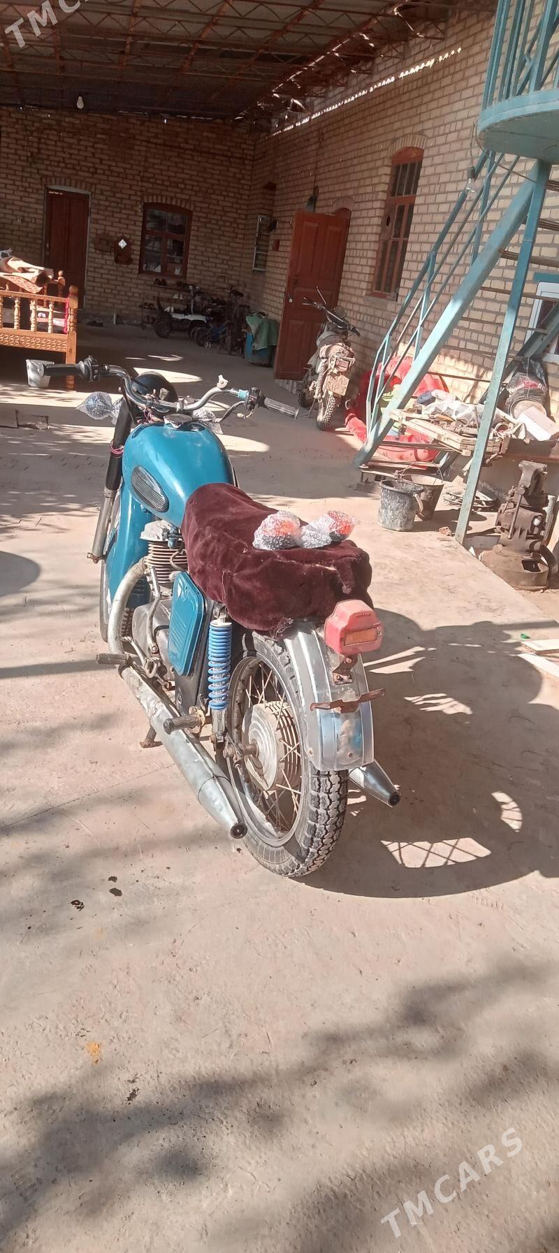 Iž Planeta 2002 - 7 000 TMT - Dänew - img 4