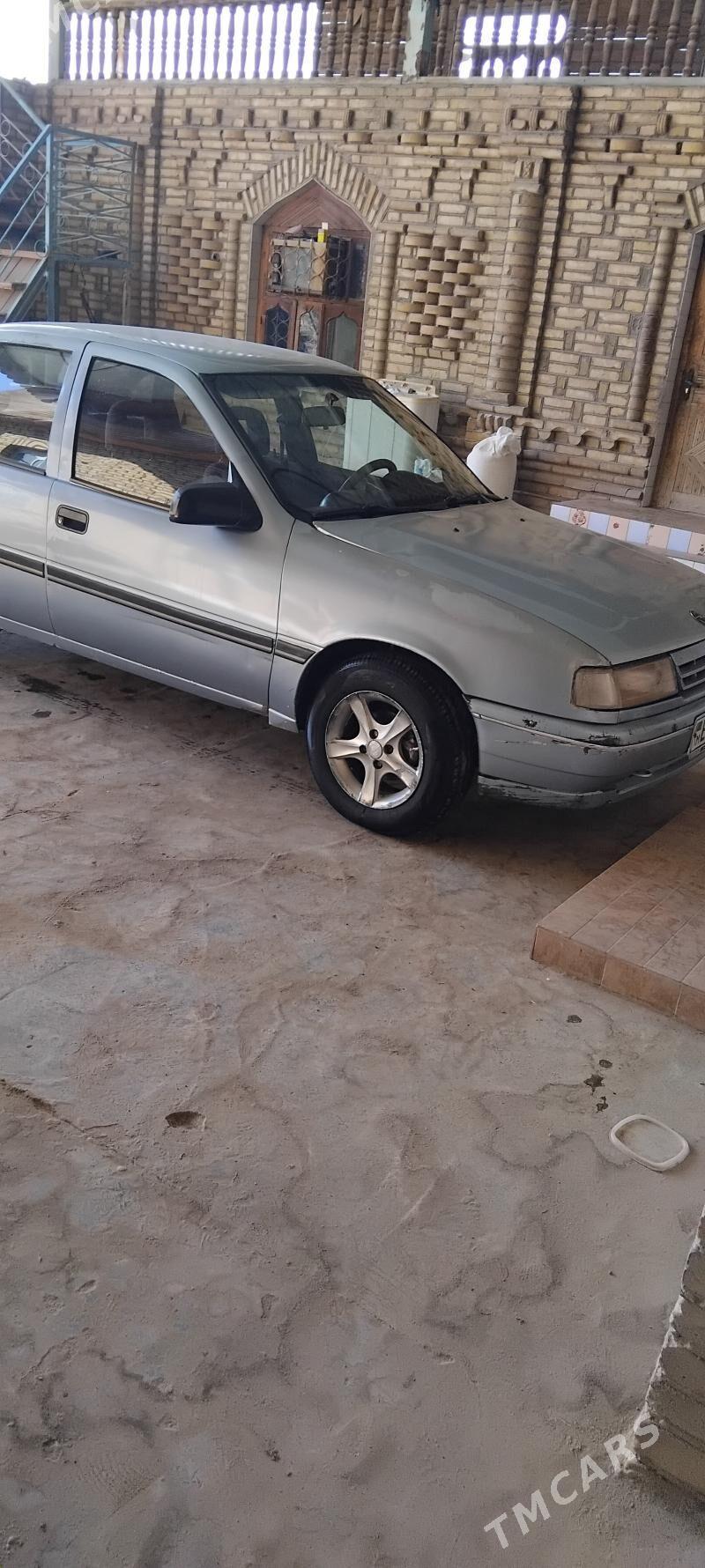 Opel Vectra 1990 - 33 000 TMT - Векильбазар - img 2