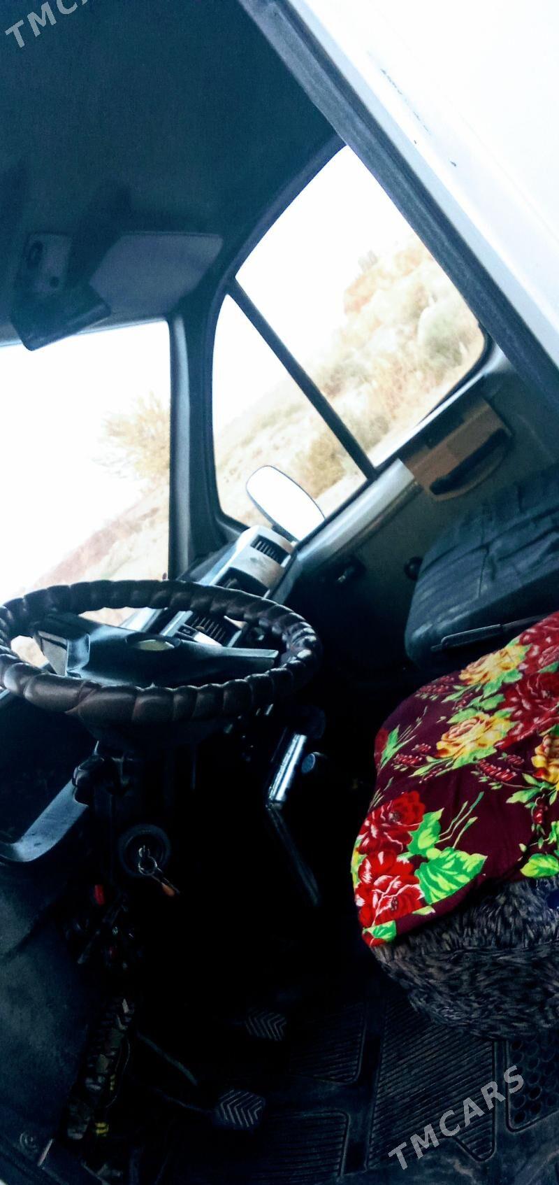 BMW 525 2000 - 60 000 TMT - Фарап - img 3