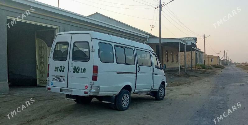 BMW 525 2000 - 60 000 TMT - Фарап - img 5