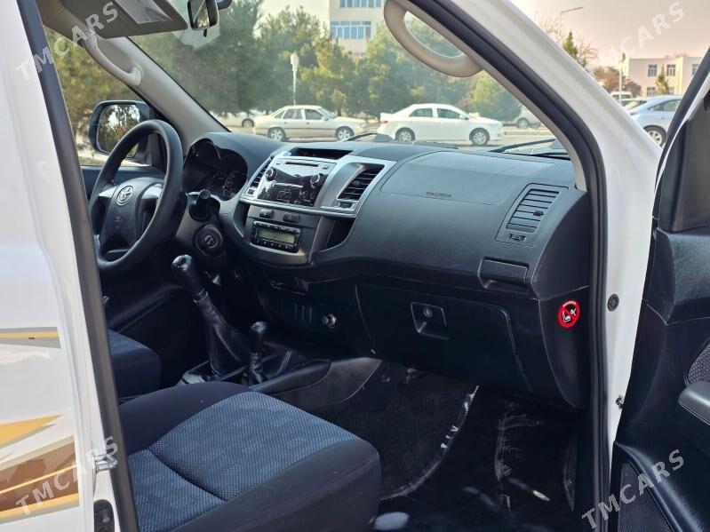 Toyota Hilux 2014 - 425 000 TMT - Türkmenabat - img 8