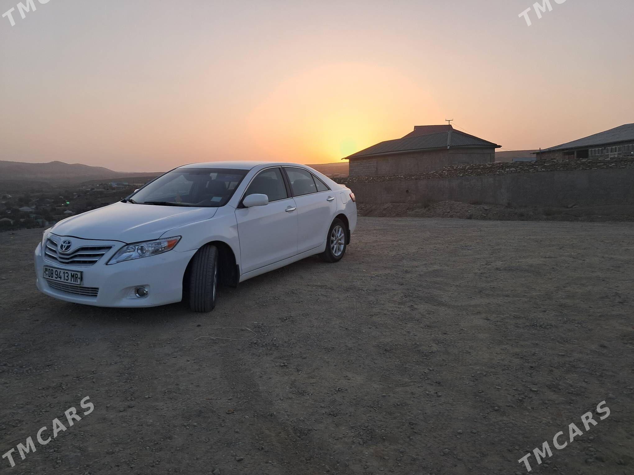 Toyota Camry 2010 - 220 000 TMT - Тагтабазар - img 2