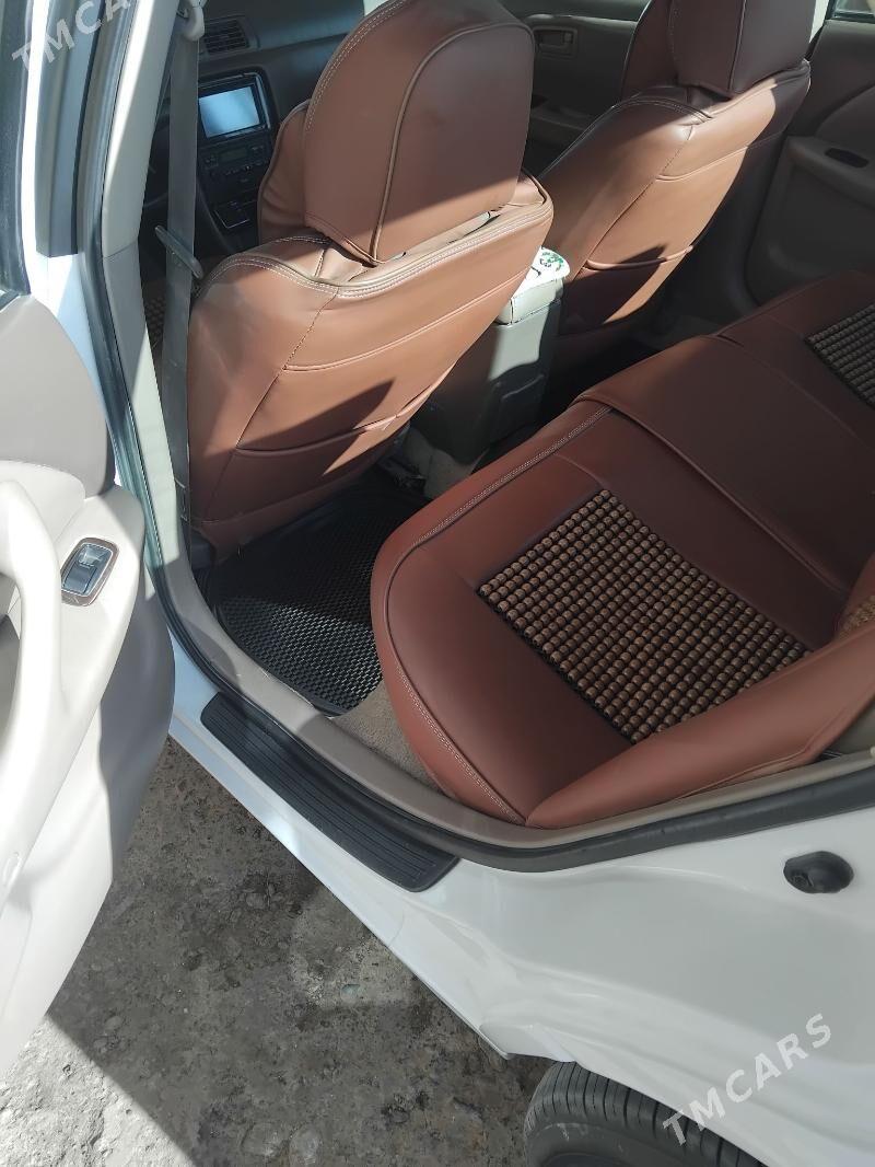 Toyota Camry 2001 - 170 000 TMT - Мургап - img 1