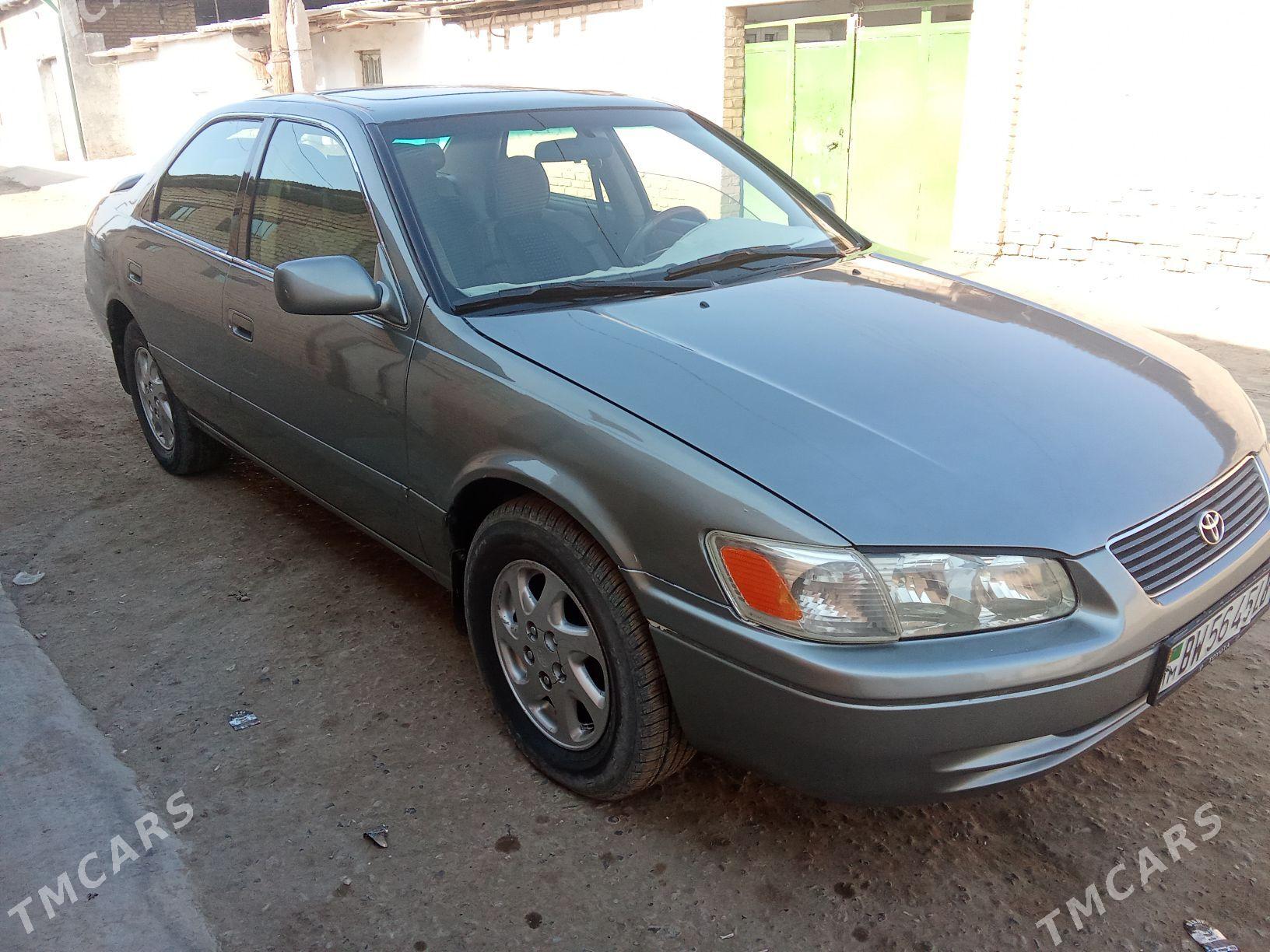 Toyota Camry 1999 - 120 000 TMT - Дянев - img 1