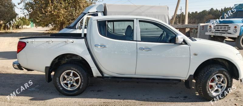 Mitsubishi L200 2011 - 200 000 TMT - Aşgabat - img 2