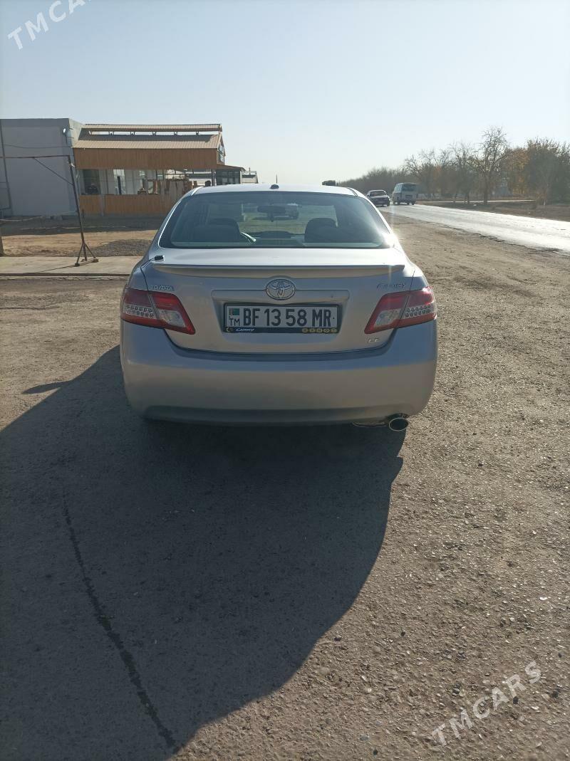Toyota Camry 2011 - 220 000 TMT - Сакарчага - img 4