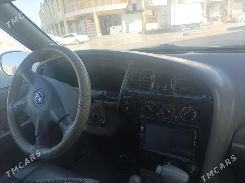 Nissan Pathfinder 2005 - 125 000 TMT - Мары - img 6