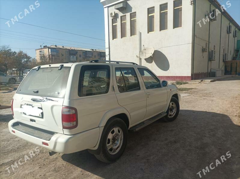 Nissan Pathfinder 2005 - 125 000 TMT - Мары - img 4