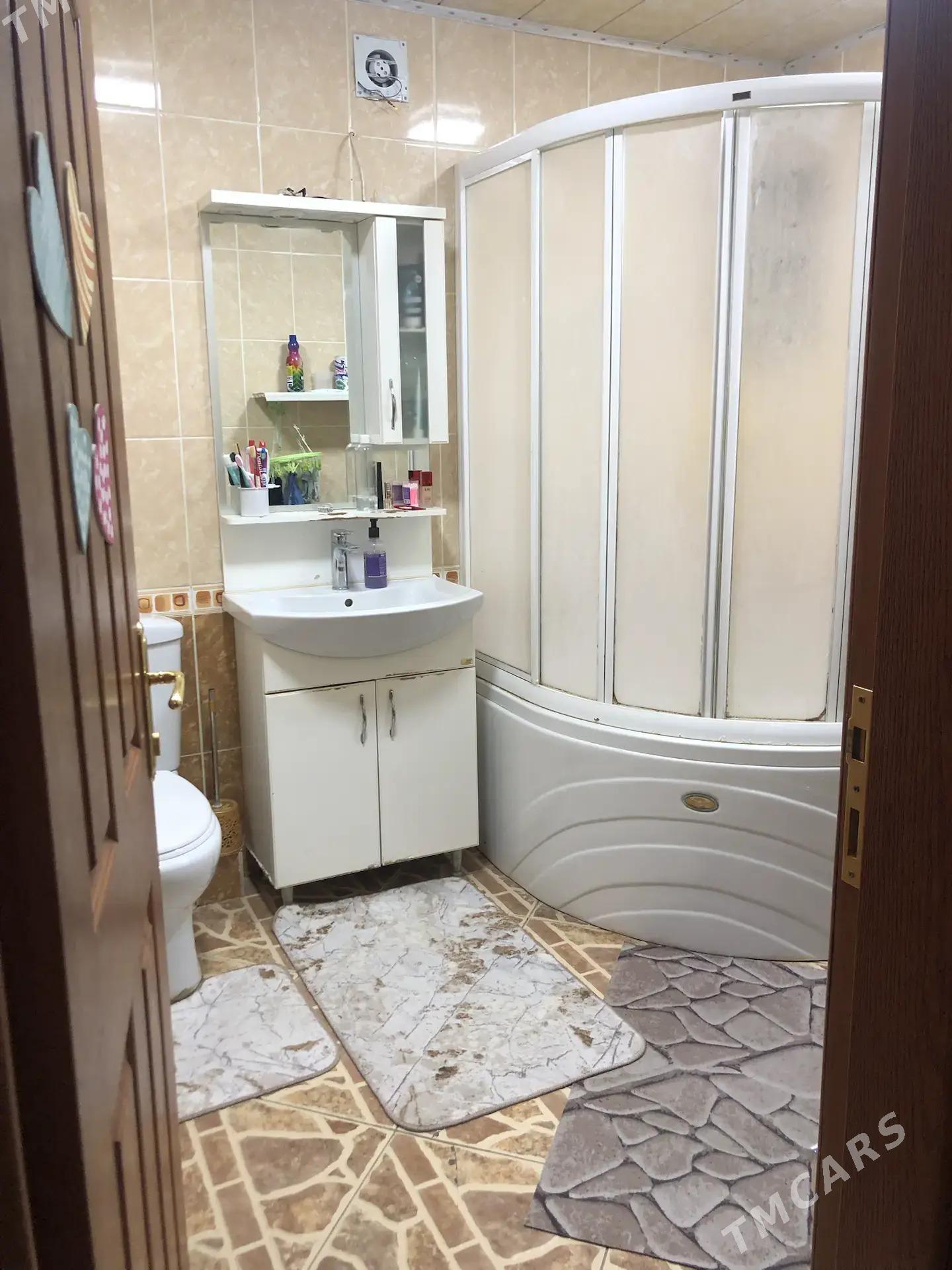 4/4 etaj 4 kom 74m2 - Aşgabat - img 7