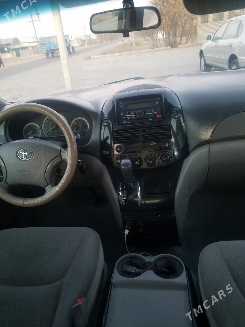 Toyota Sienna 2005 - 240 000 TMT - Gurbansoltan Eje - img 5