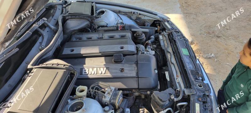 BMW E39 2001 - 100 000 TMT - Babadaýhan - img 5