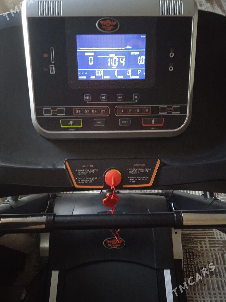 Беговая дорожка - Podwoýski köç. (Bitarap Türkmenistan şaýoly) - img 1