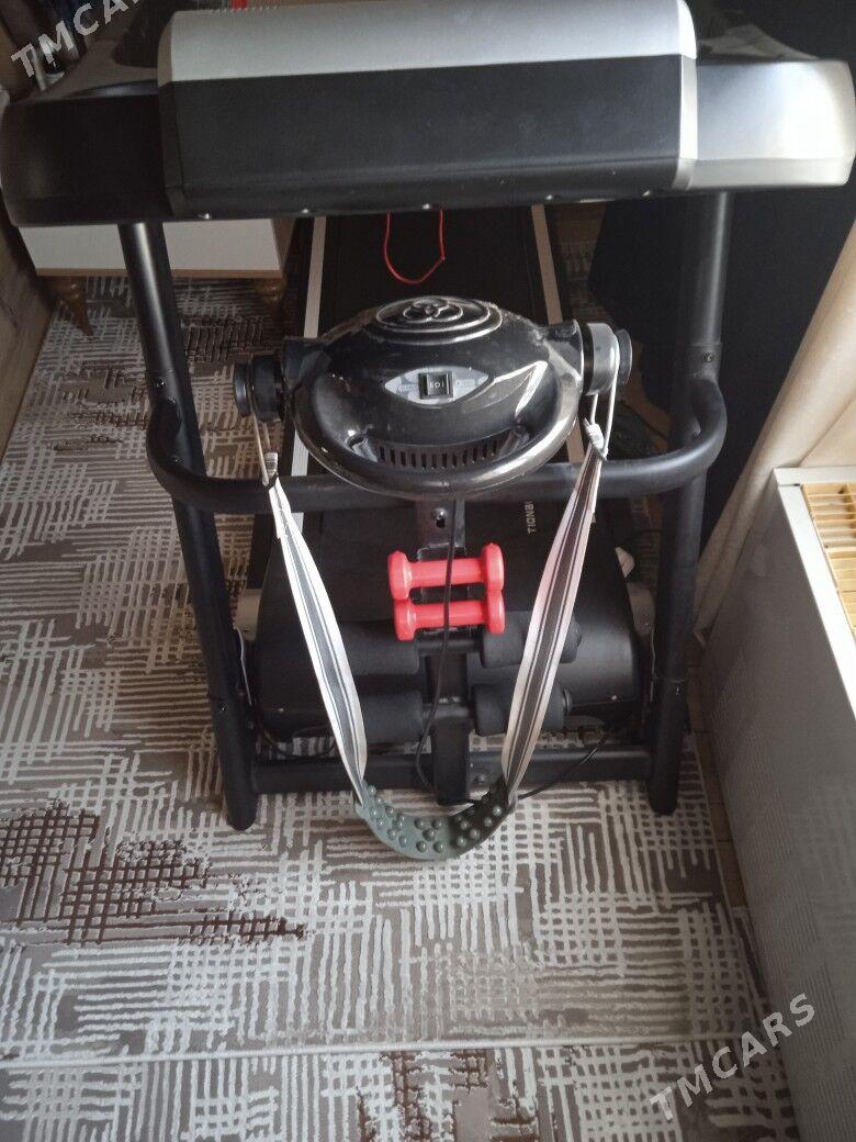 Беговая дорожка - Podwoýski köç. (Bitarap Türkmenistan şaýoly) - img 2