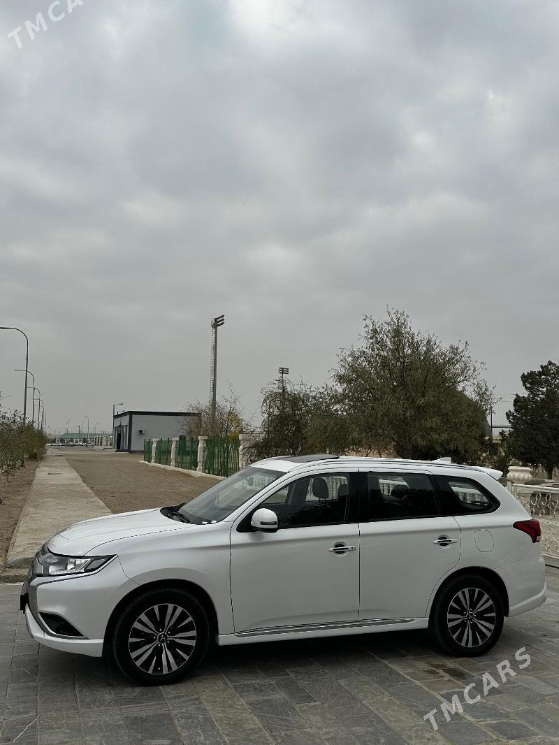 Mitsubishi Outlander 2023 - 305 000 TMT - Gumdag - img 8
