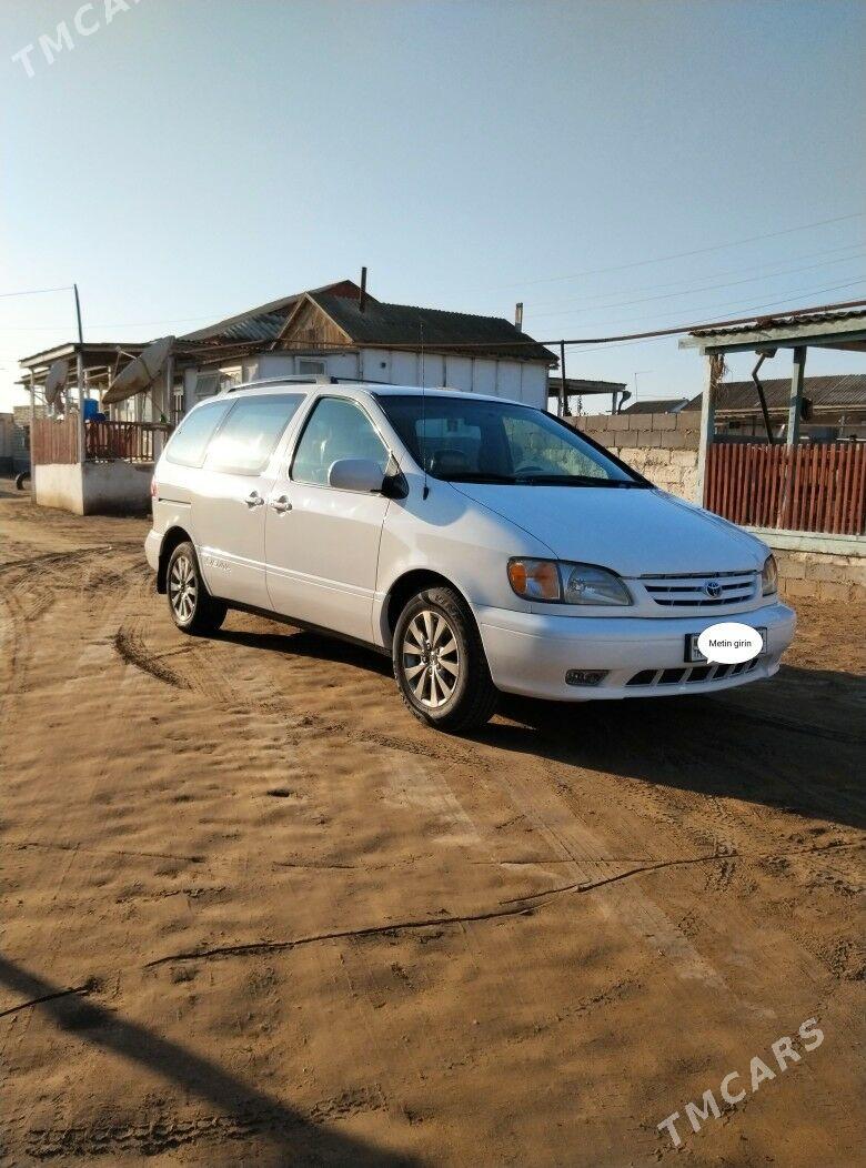 Toyota Sienna 2002 - 170 000 TMT - Balkanabat - img 4